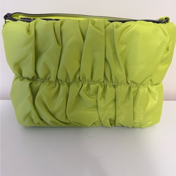 Lug Flounce - Picture 2 of 3